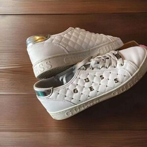 GUESS Y2K Women's 9.5M Loven Quilted Lace-Up Sneakers Shoes Flat White Silver